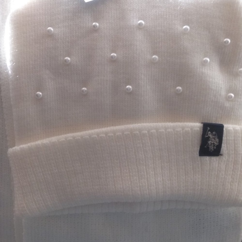 Hat/ Scarf  Cream with Pearls. 2nd set is Pink